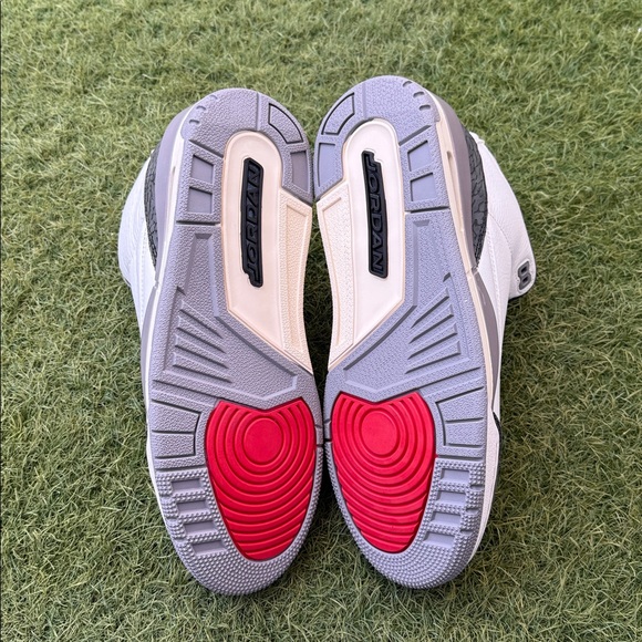 Air Jordan 3 Retro main image 3